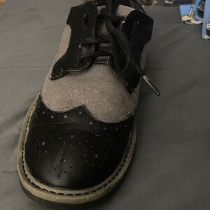 Kenneth Cole Reaction Classic Black and Gray Kids Dress Shoes size 4